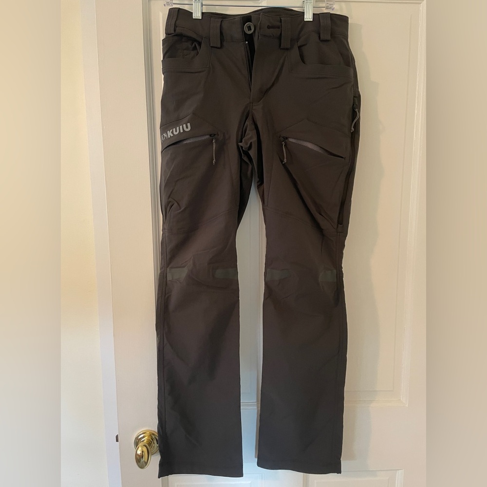 KUIU Kutana size 30R Gray Cargo Pants for Outdoor Adventures